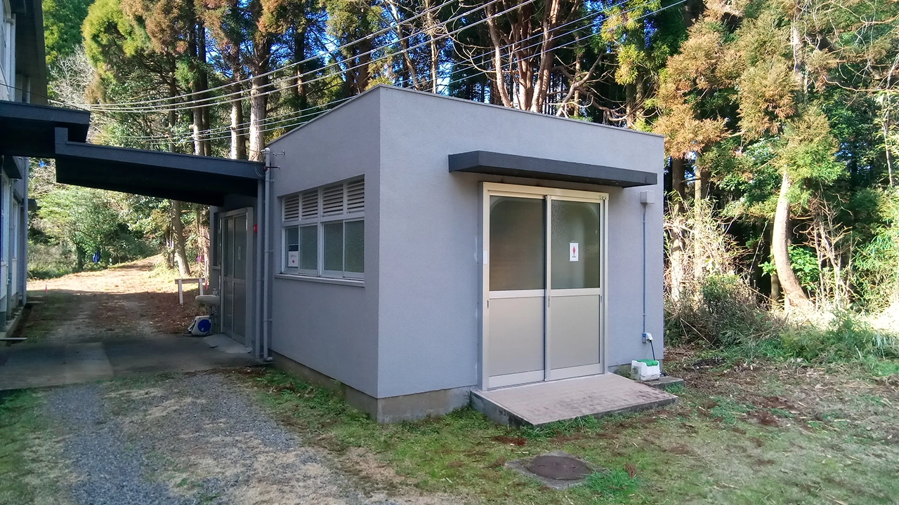 リバーバンク森の学校のトイレ情報サイト【キャンプトイレなう】