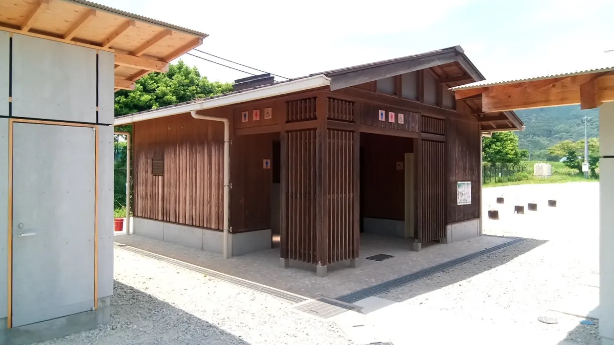 キャンプトイレなう