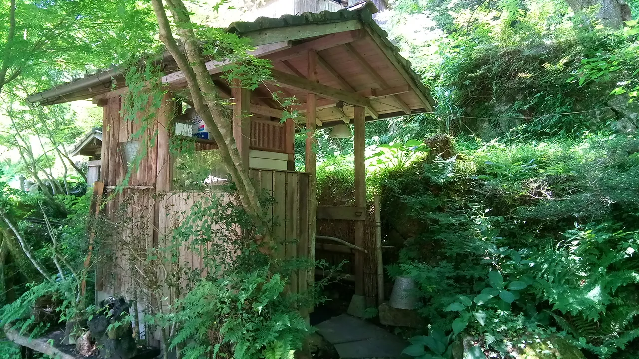 [山瀬の里]洋式便座完備だが、虫との遭遇リスクはかなり高そう（星3点）