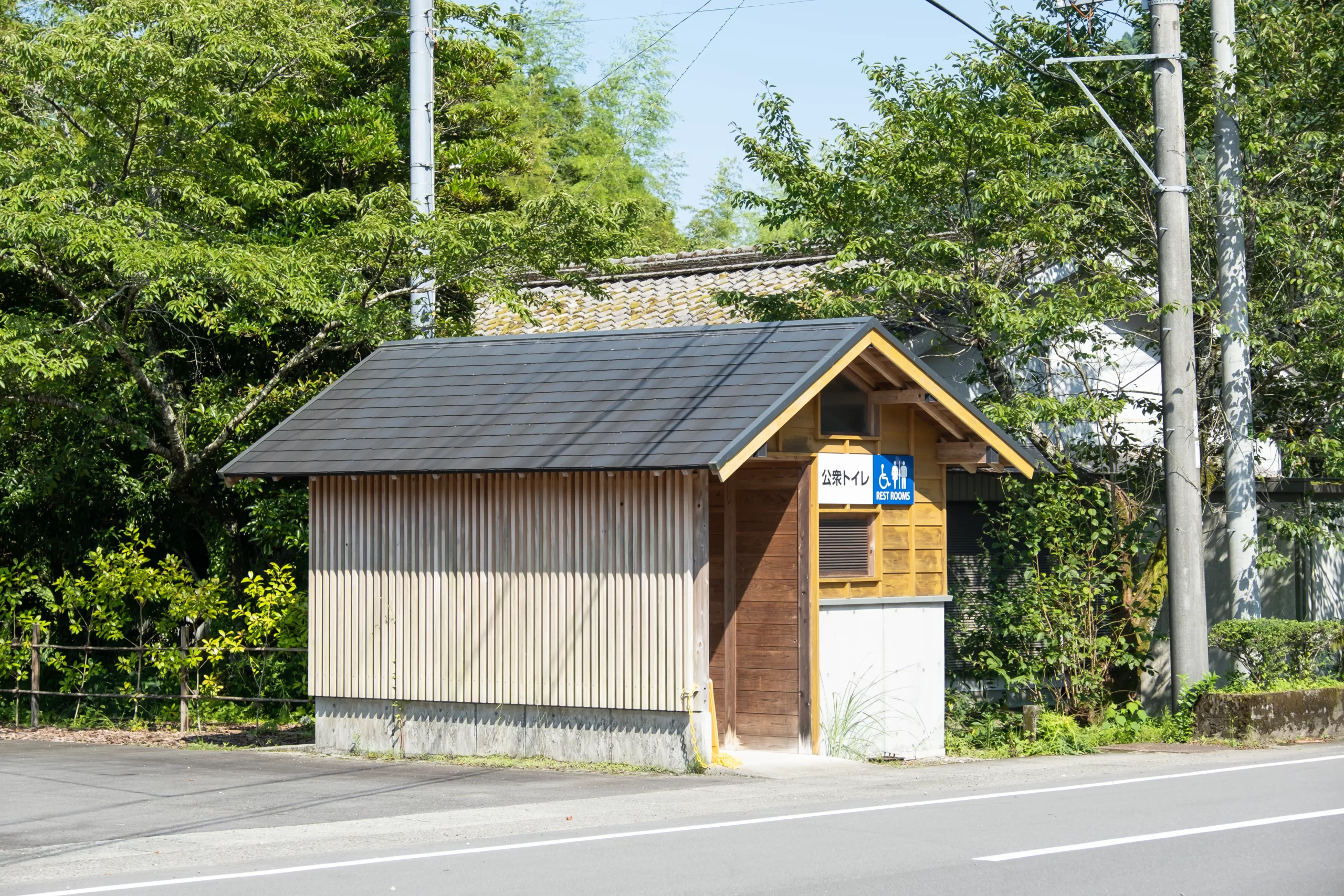 高知県：[清流の里 野根川オートキャンプ場]多目的トイレあり！ウォシュレット付き洋式便座が完備された綺麗なトイレ（星5点）