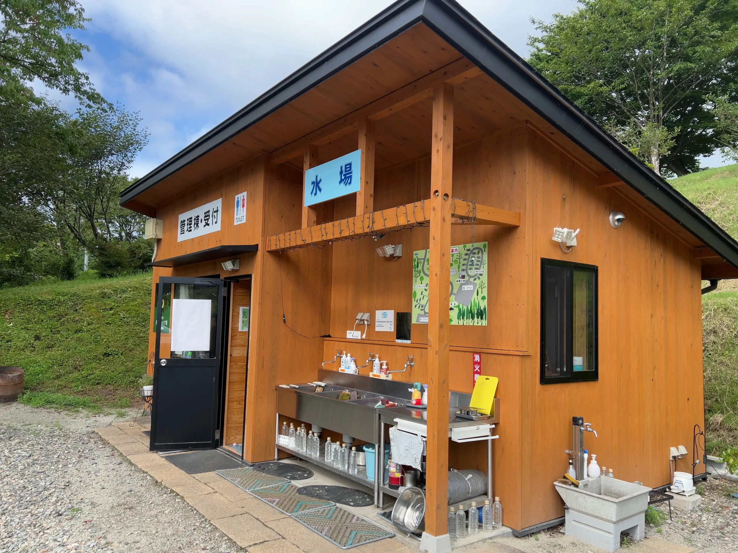 栃木県：[たかはら星の森キャンプ場]綺麗なトイレでウォシュレット付きの洋式便座完備（星5点）