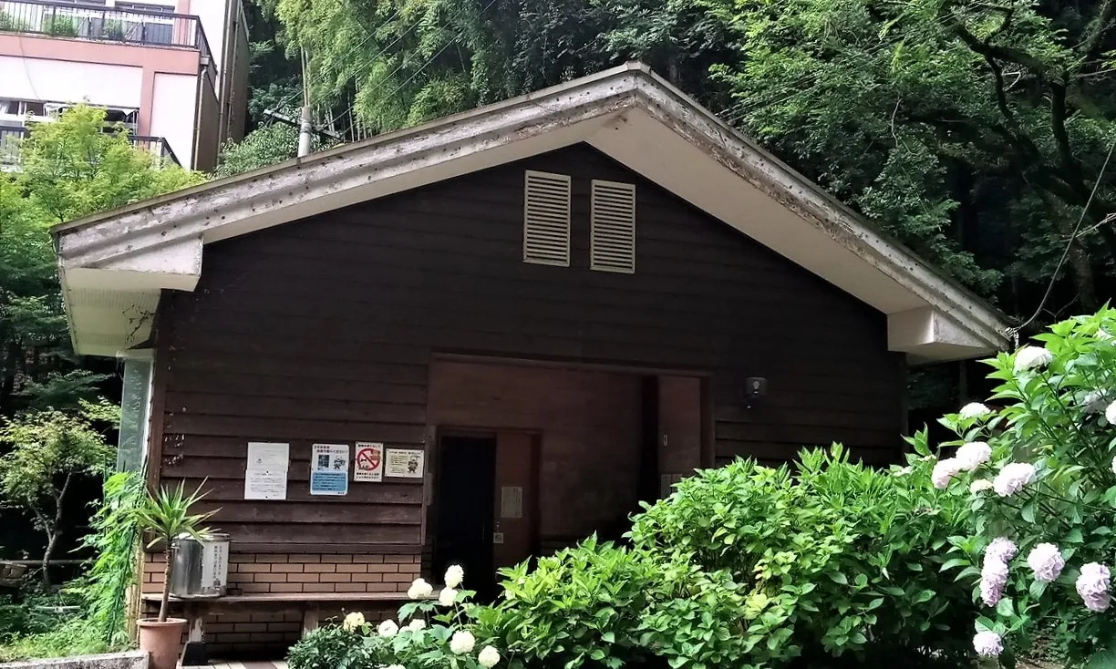 福岡県：[竜王峡キャンプ村]多目的トイレあり！洋式便座が完備されたトイレ（星4点）