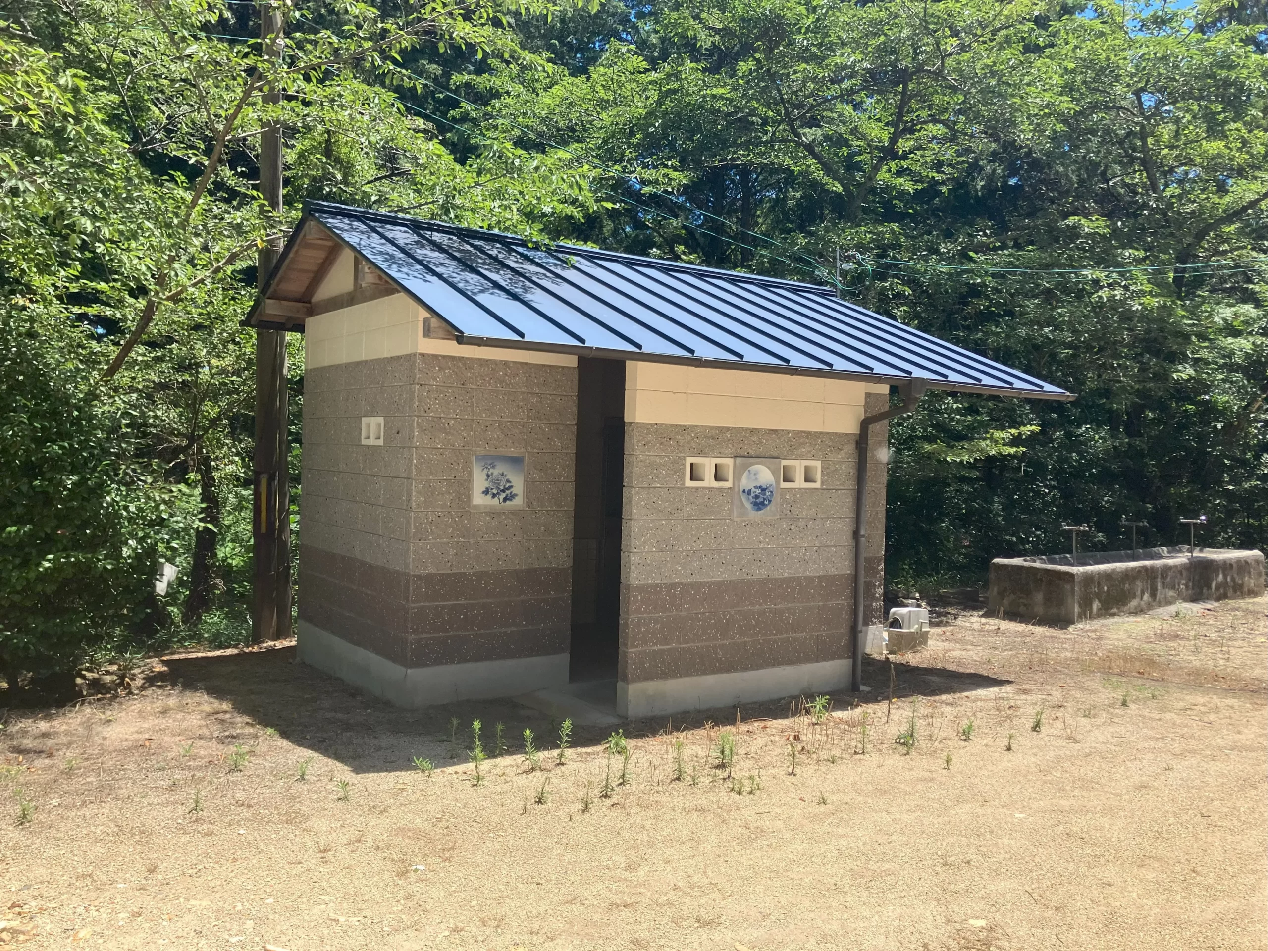 愛媛県：[砥石山公園]洋式便座が完備されたトイレ（星3点）