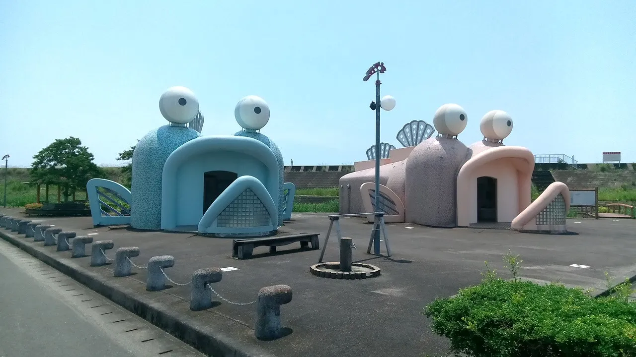 佐賀県：[海遊ふれあいパークオートキャンプ場]多目的トイレあり！通常トイレは和式便座のみ完備されたトイレ（星2点）